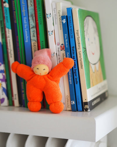 Wichtel Rattle Doll Red Orange